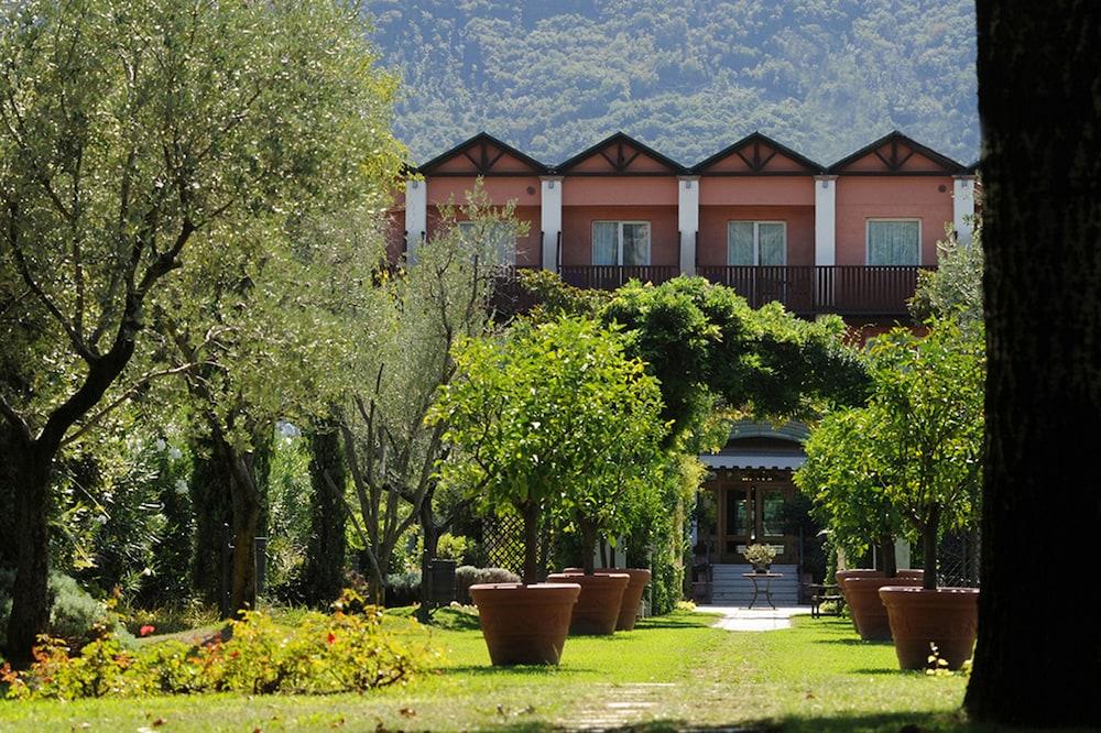 Iseo Lago Hotel ภายนอก รูปภาพ