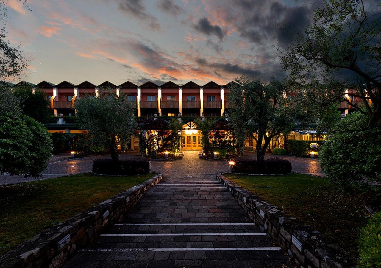 Iseo Lago Hotel ภายนอก รูปภาพ