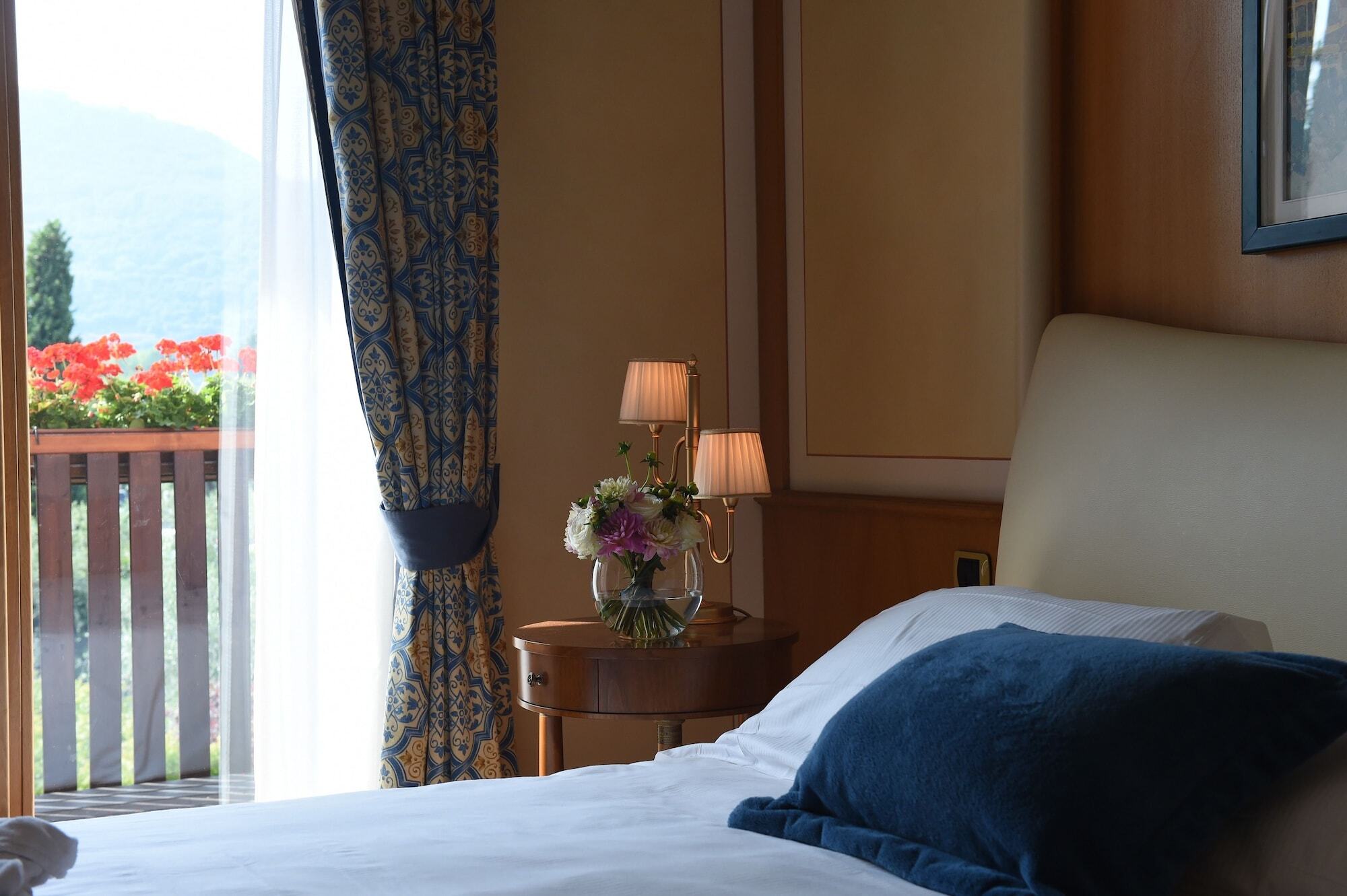 Iseo Lago Hotel ภายนอก รูปภาพ